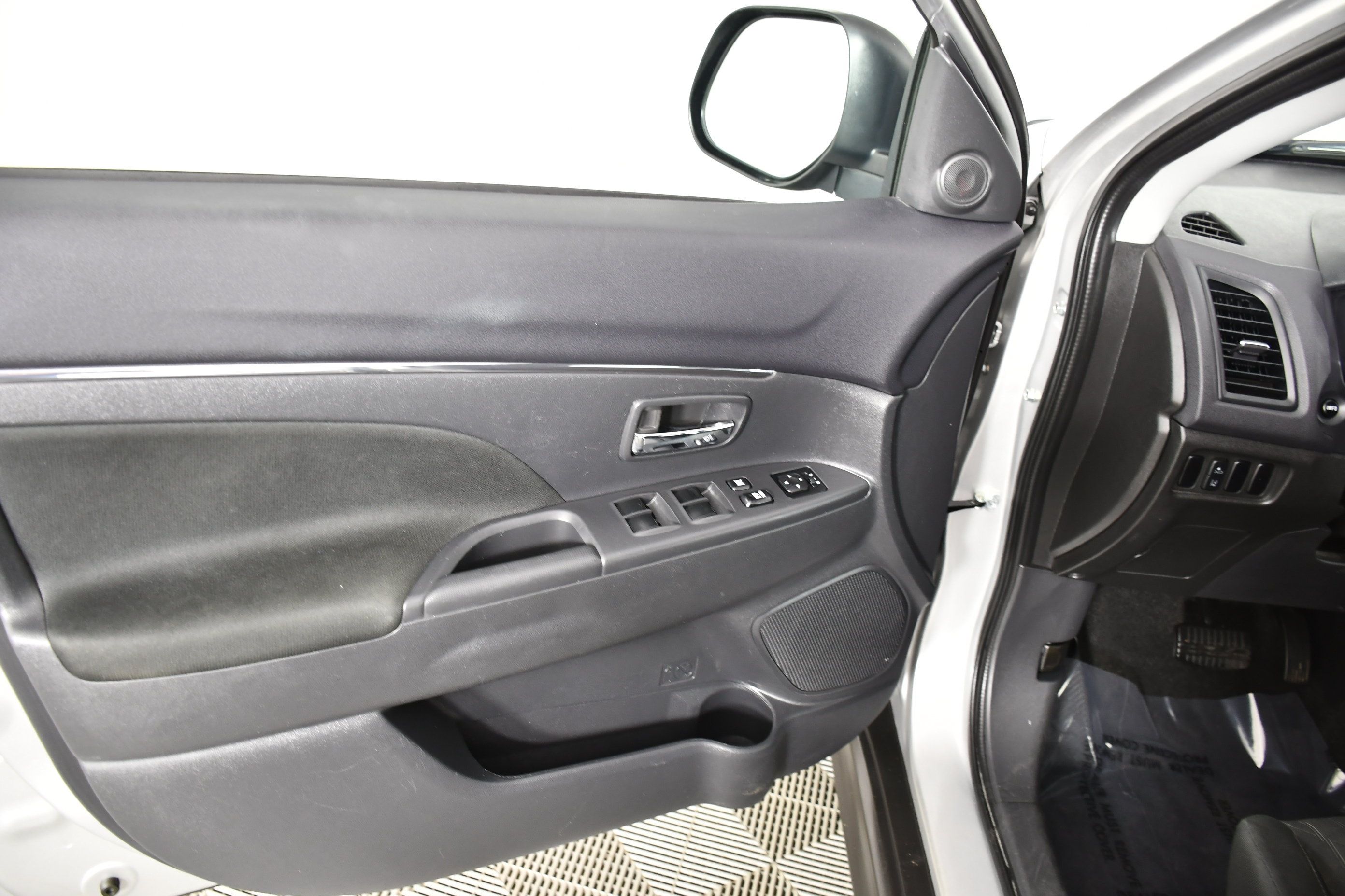 Used 2024 Mitsubishi Outlander Sport SE AWD/4WD image 33