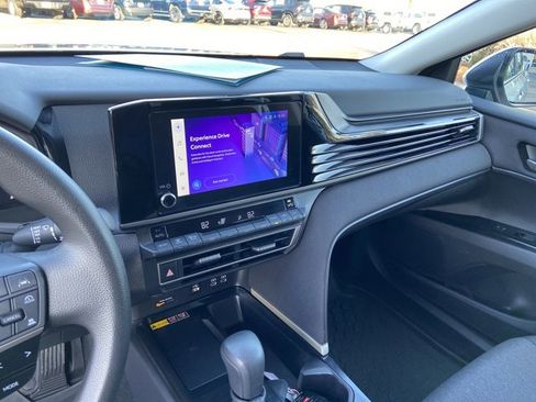 Used 2025 Toyota Camry LE image 22