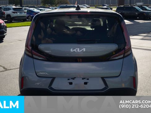 Used 2025 Kia Soul LX w/ LX Technology Package FWD image 6