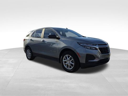 Certified 2023 Chevrolet Equinox LS w/ LS Convenience Package image 2