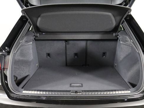 Used 2023 Audi Q3 2.0T Premium Plus w/ Premium Plus Package AWD/4WD image 19