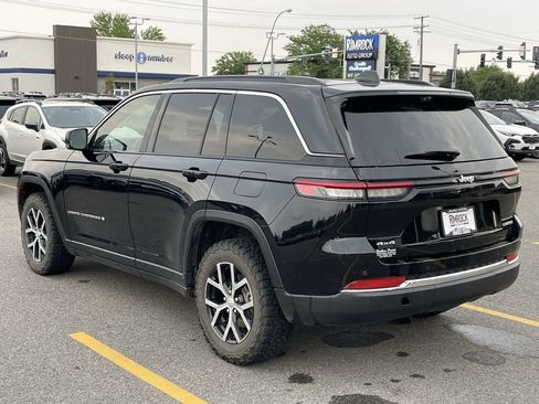 Used 2024 Jeep Grand Cherokee Limited w/ Luxury Tech Group II AWD/4WD image 5