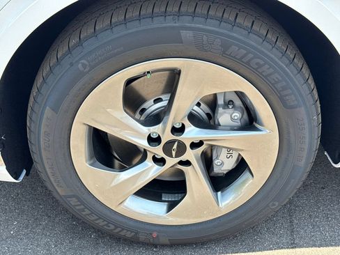 New 2026 Genesis GV70 2.5T Advanced AWD/4WD image 13