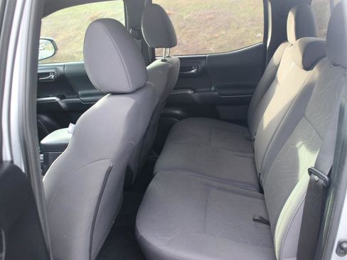 Used 2019 Toyota Tacoma TRD Off-Road w/ Technology Package image 34