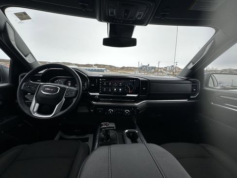 Used 2025 GMC Sierra 1500 Elevation image 14