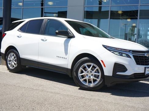 Used 2022 Chevrolet Equinox LS w/ LS Convenience Package FWD image 1