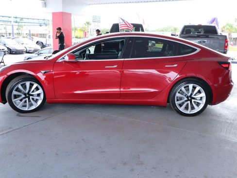 Used 2018 Tesla Model 3 Long Range RWD image 10