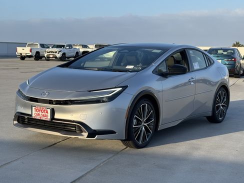 New 2027 Toyota Prius Limited FWD image 11