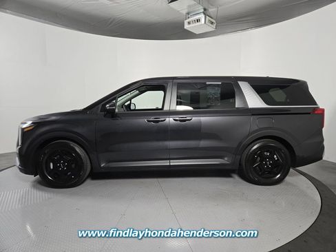 Used 2026 Kia Carnival FWD image 3
