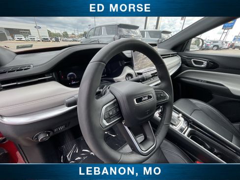 Used 2025 Jeep Compass Limited w/ Elite Group AWD/4WD image 10