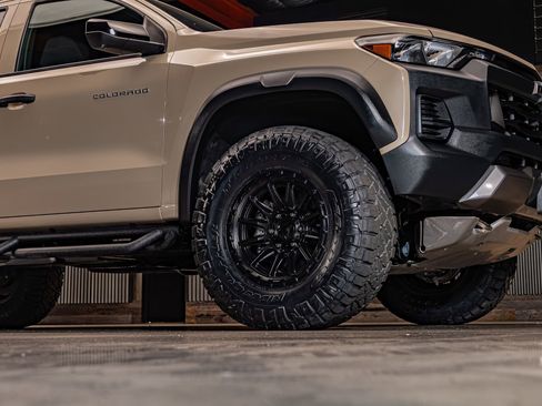 Used 2023 Chevrolet Colorado Trail Boss w/ LPO, Skid Plate Package AWD/4WD image 12