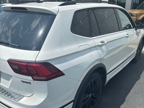 Used 2022 Volkswagen Tiguan SE R-Line AWD/4WD image 10