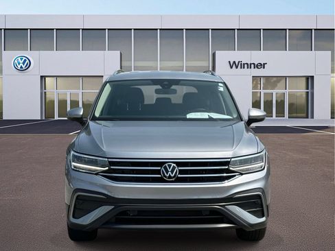 Used 2022 Volkswagen Tiguan SE AWD/4WD image 8