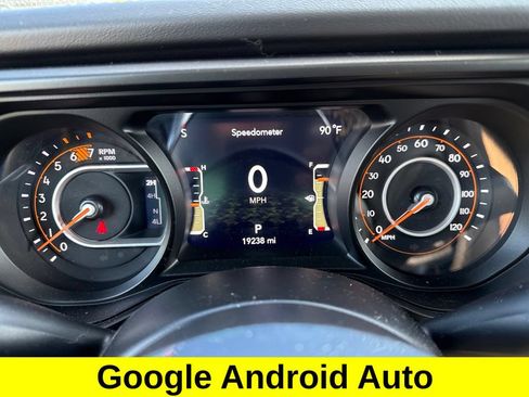 Used 2024 Jeep Wrangler Unlimited Sahara AWD/4WD image 5