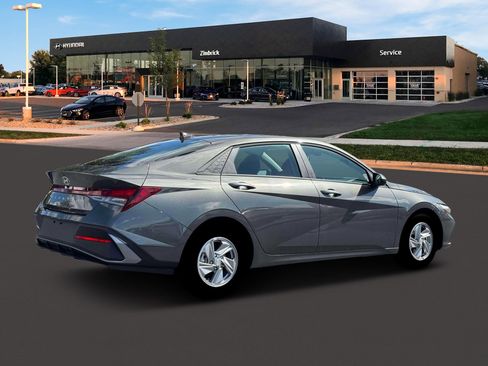 New 2026 Hyundai Elantra SE FWD image 8