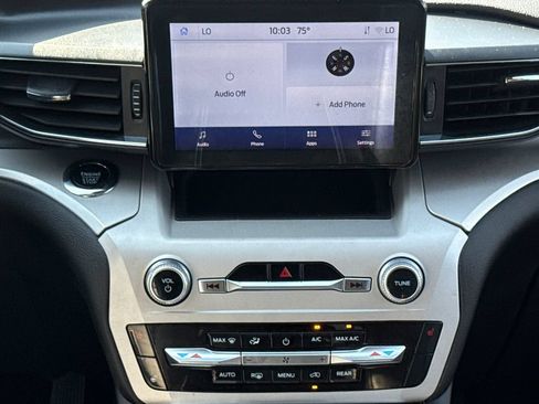 Used 2023 Ford Explorer XLT w/ Equipment Group 202A RWD image 12