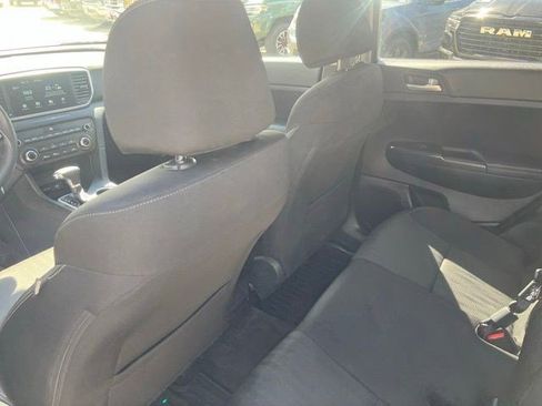 Used 2022 Kia Sportage LX AWD/4WD image 21