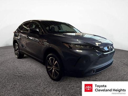Used 2021 Toyota Venza LE w/ Carpet Mat Package (TMS) AWD/4WD image 3