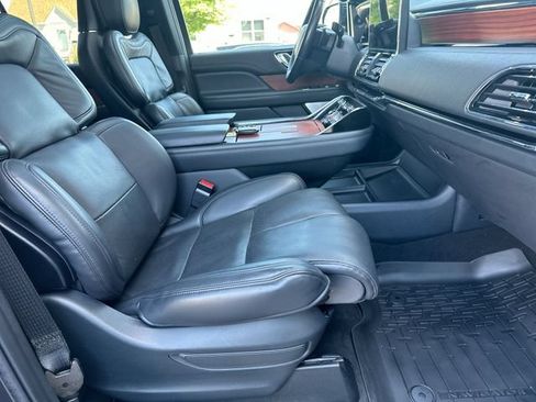 Used 2024 Lincoln Navigator Reserve AWD/4WD image 29