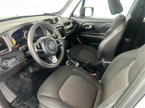 Certified 2023 Jeep Renegade Latitude image 20