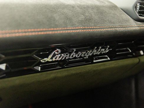 Used 2024 Lamborghini Huracan Sterrato image 22