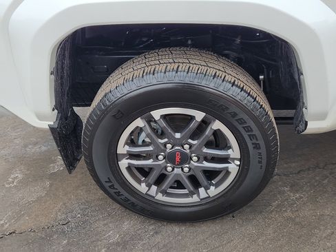 Used 2024 Toyota Tacoma TRD Sport image 27