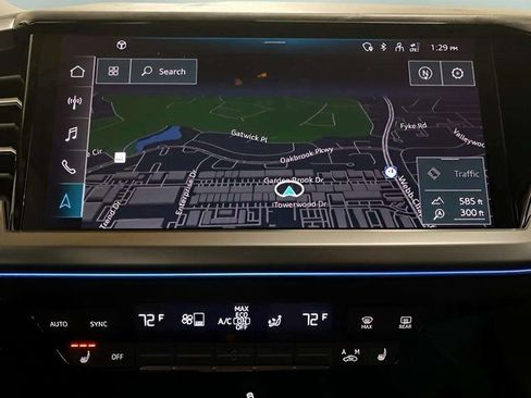 Used 2024 Audi Q4 e-tron Prestige image 43