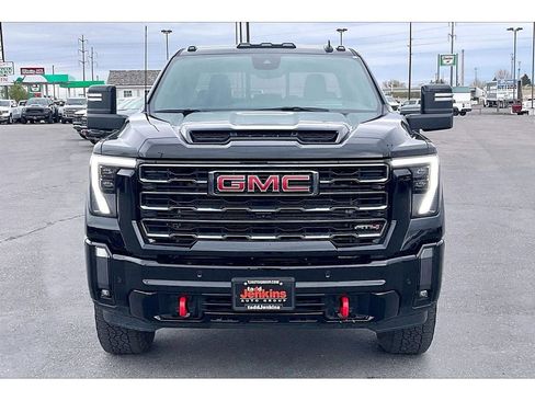 Used 2024 GMC Sierra 2500 AT4 w/ Technology Package AWD/4WD image 3