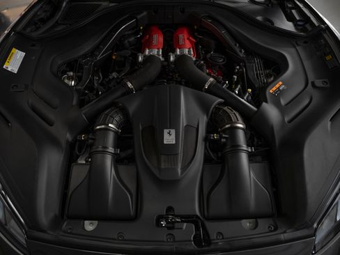 Used 2020 Ferrari Portofino RWD image 58