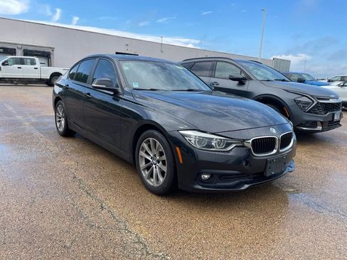 Used 2018 BMW 320i xDrive Sedan w/ Convenience Package AWD/4WD image 1