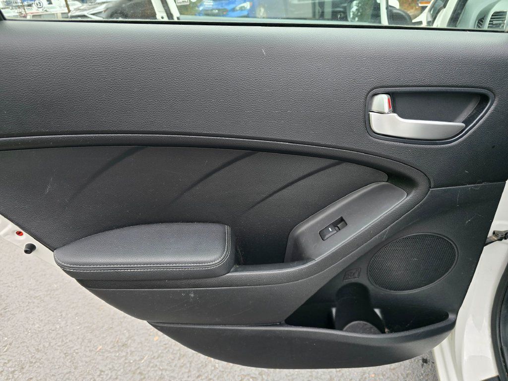 Used 2017 Kia Forte LX FWD image 9