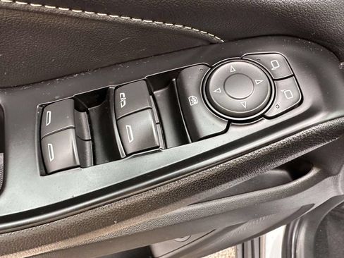 Used 2023 Chevrolet Traverse LT AWD/4WD image 9