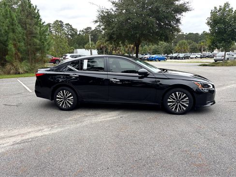 New 2024 Nissan Altima 2.5 SV image 31