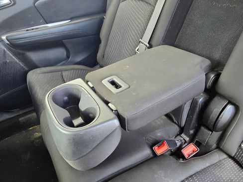 Used 2020 Dodge Journey SE FWD image 9