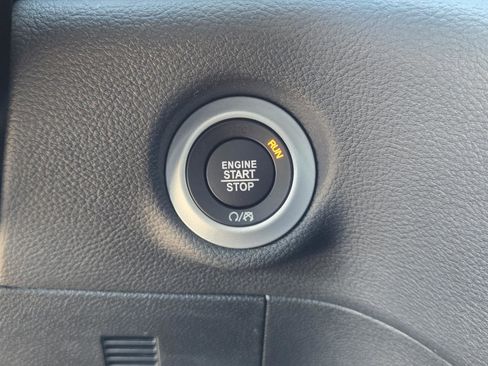 New 2026 Chrysler Pacifica Select image 13