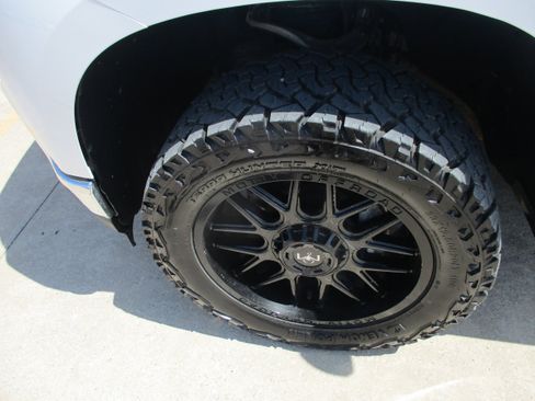 Used 2019 Chevrolet Silverado 1500 LT w/ All-Star Edition AWD/4WD image 3
