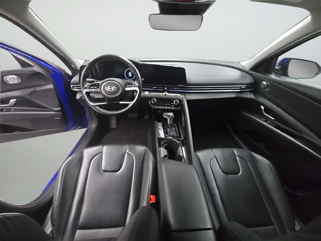 Certified 2025 Hyundai Elantra Limited FWD image 28