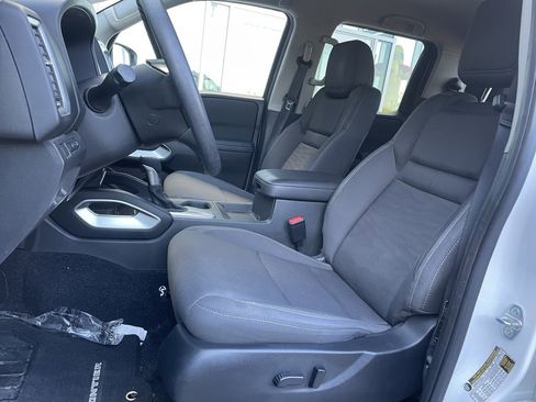 Certified 2024 Nissan Frontier SV image 11