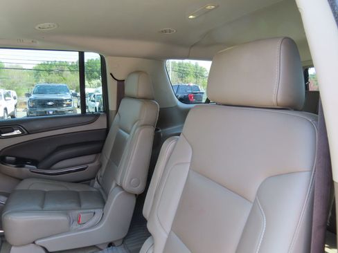 Used 2017 Chevrolet Suburban LT w/ Luxury Package image 35