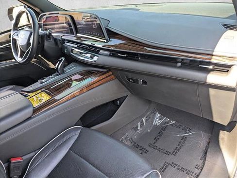 Used 2022 Cadillac Escalade Premium Luxury w/ Performance Package AWD/4WD image 27