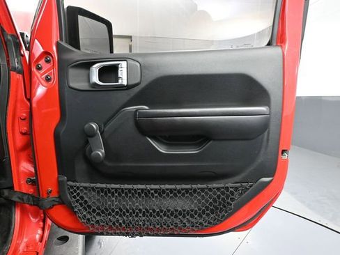 Used 2020 Jeep Wrangler Sport image 34