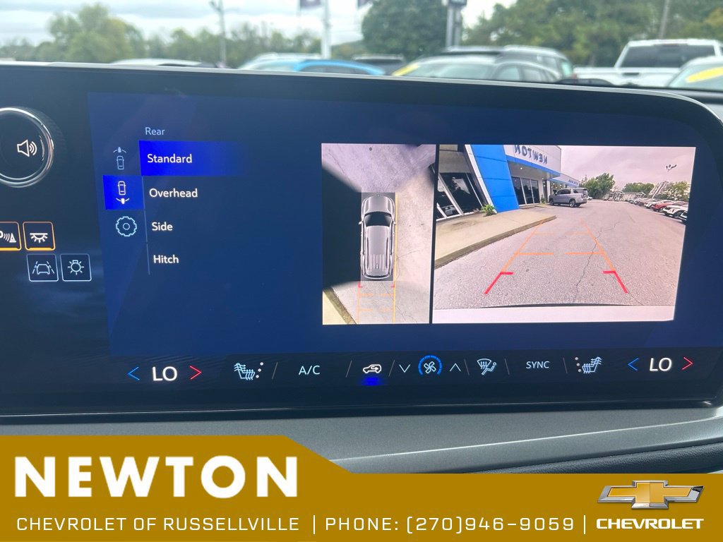 Used 2026 Chevrolet Traverse LT w/ Driver Confidence Package FWD image 11