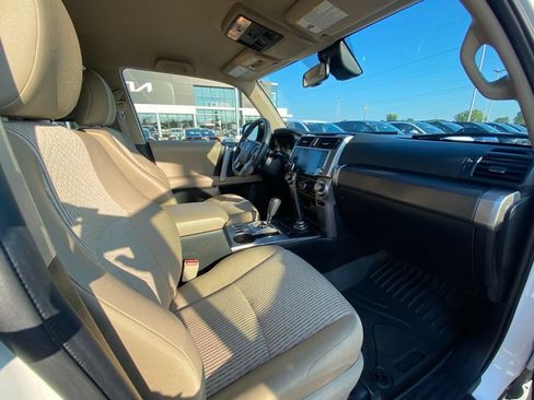 Used 2022 Toyota 4Runner SR5 AWD/4WD image 28