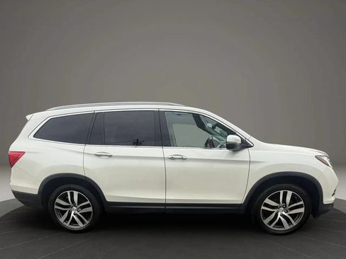 Used 2017 Honda Pilot Elite image 4