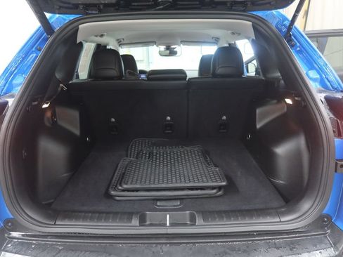 Used 2021 Jeep Cherokee Trailhawk w/ Premium Leather Package AWD/4WD image 11