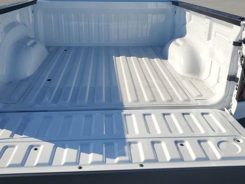 New 2026 RAM 1500 4x4 Crew Cab image 11