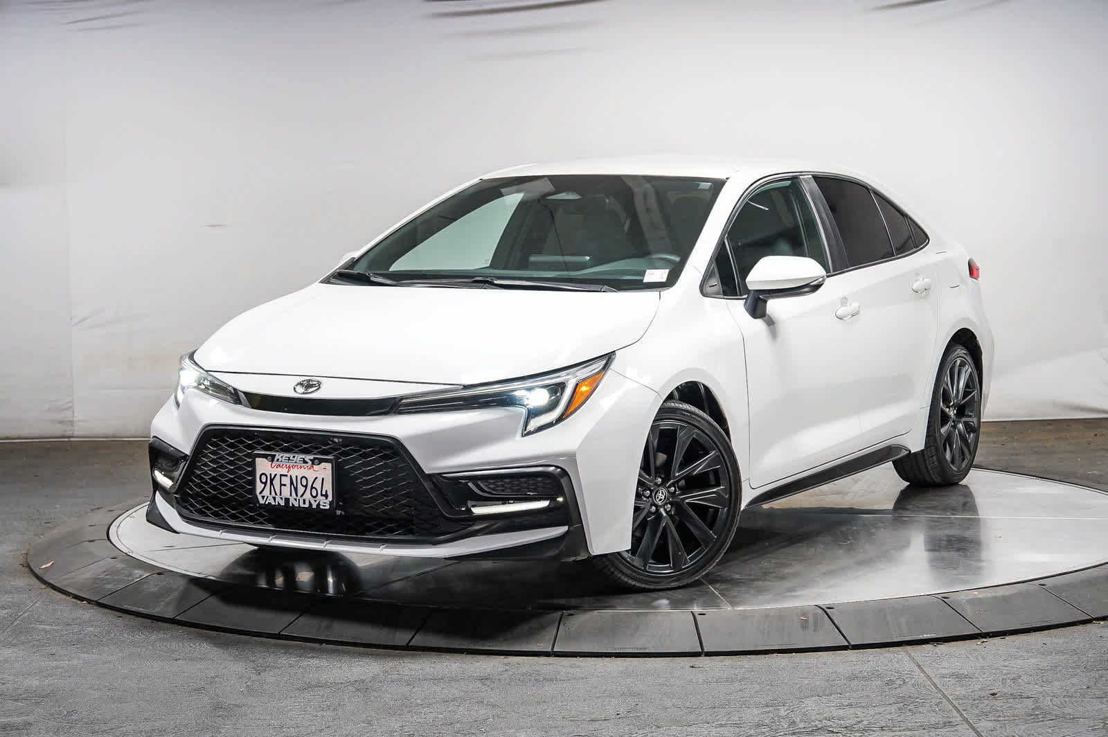 Used 2024 Toyota Corolla SE FWD image 1