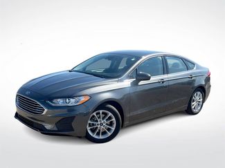 Used 2019 Ford Fusion SE image 1