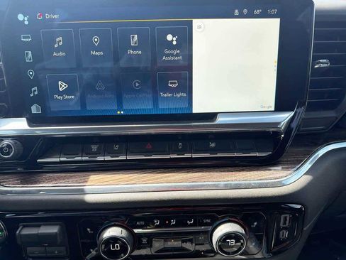 Used 2025 Chevrolet Silverado 3500 LT w/ Convenience Package image 19