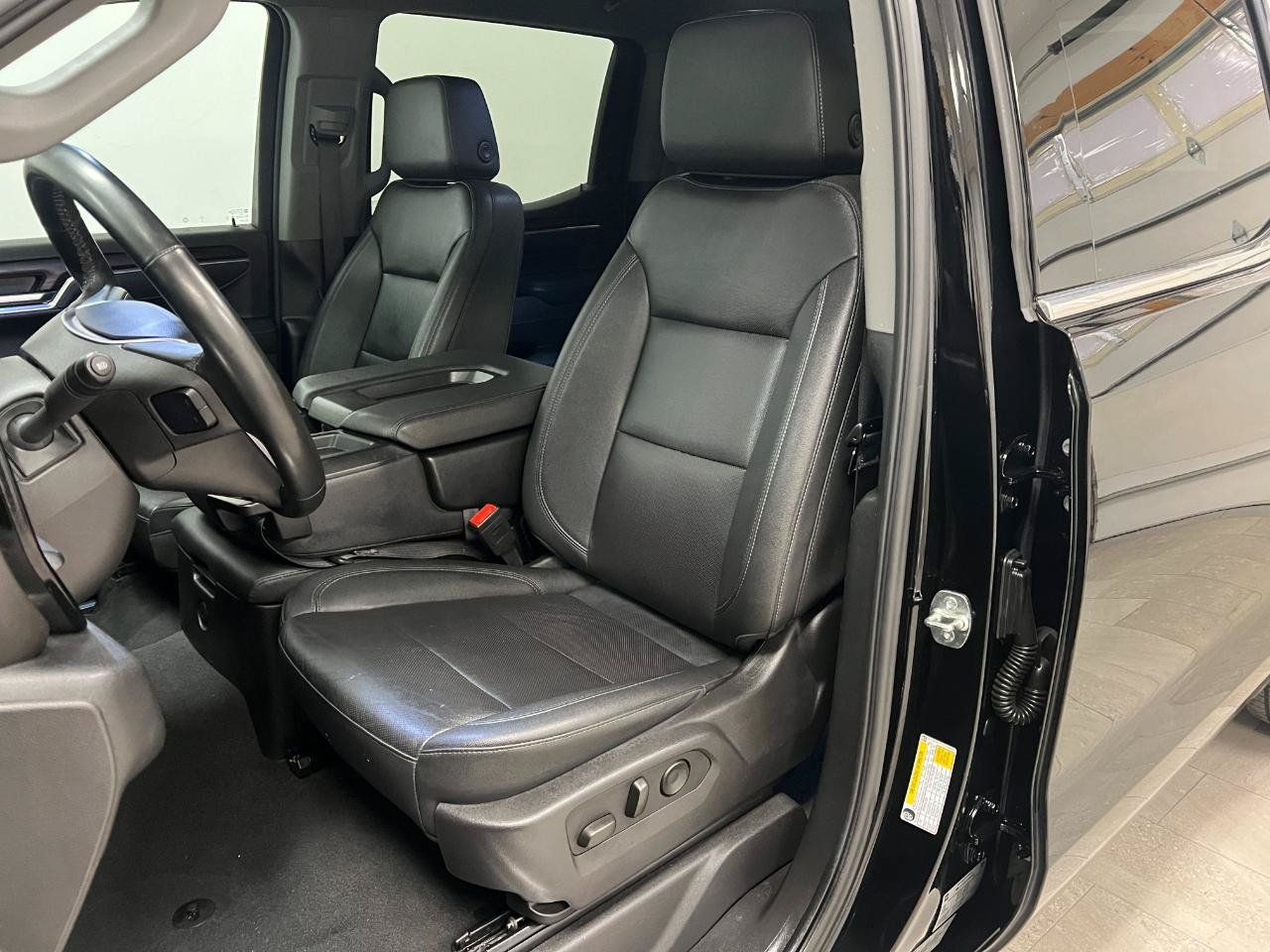 Used 2025 GMC Sierra 1500 SLT AWD/4WD image 28